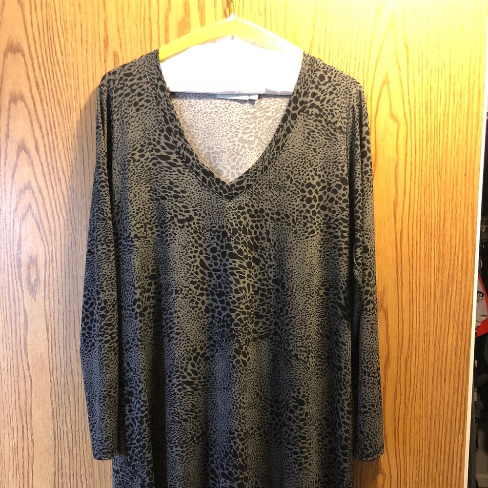 Veronica M Long Sleeved V Neck Print Dress